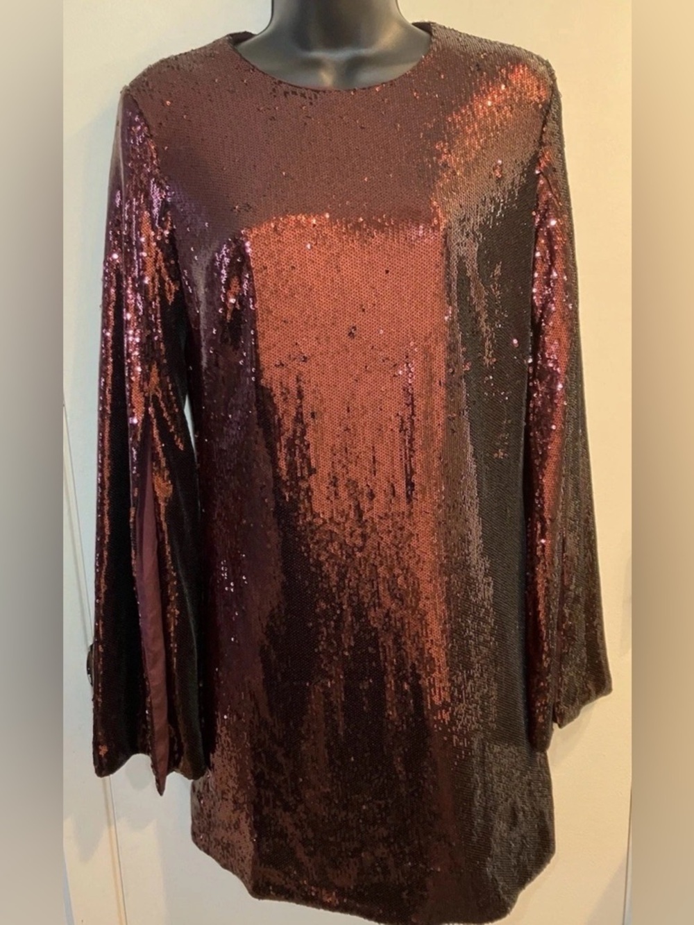 Dress the Population Liza Long sleeve Cape Sleeve Short Sequin Dress S Burgandy